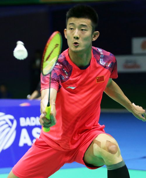 小學(xué)貧困學(xué)生看諶龍打球(圖6) 小學(xué)貧困學(xué)生看諶龍打球(圖6)