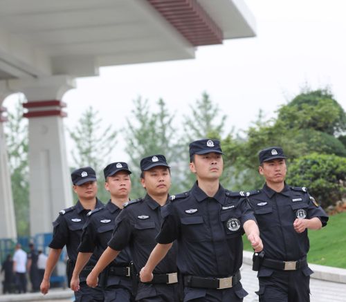 他為軍運(yùn)護(hù)航 ——記武漢體育中心軍運(yùn)會主場館安保負(fù)責(zé)人蔣龍(圖4) 他為軍運(yùn)護(hù)航 ——記武漢體育中心軍運(yùn)會主場館安保負(fù)責(zé)人蔣龍(圖4)