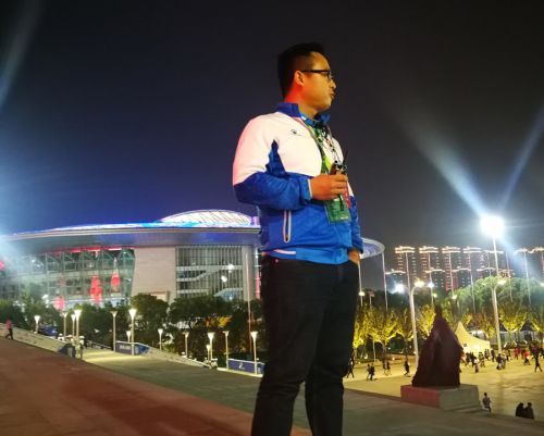 他為軍運(yùn)護(hù)航 ——記武漢體育中心軍運(yùn)會主場館安保負(fù)責(zé)人蔣龍(圖1) 他為軍運(yùn)護(hù)航 ——記武漢體育中心軍運(yùn)會主場館安保負(fù)責(zé)人蔣龍(圖1)